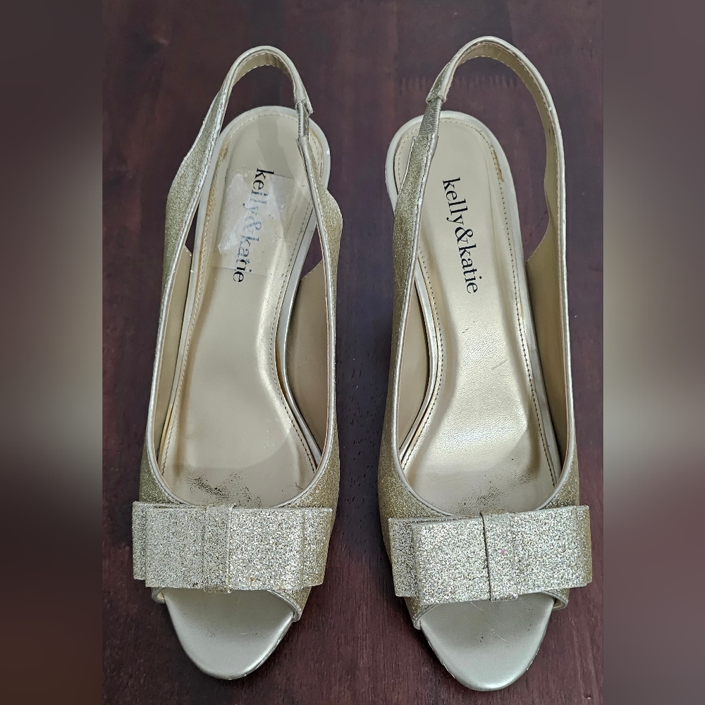 Women's size 8 Kelly & Katie Gold Slingback Heels